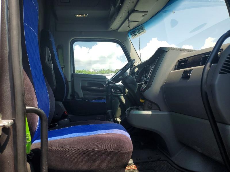 2014 Kenworth All other VIN 1XKYD49X3EJ392363 COPART salvage auction — NORMAL WEAR, CZ, sold $18,100 on 2026-07-14 (photo 5)