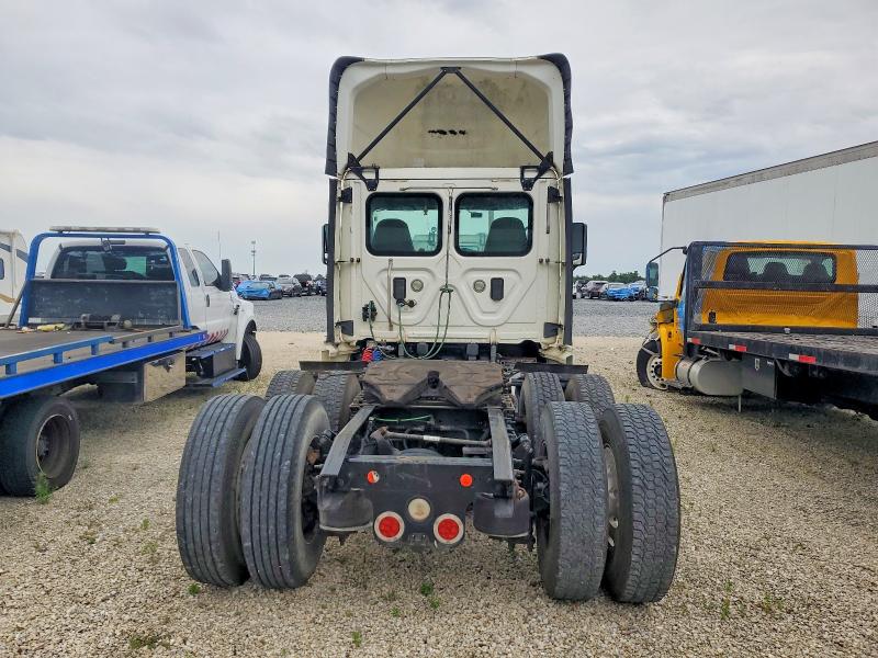 2017 Freightliner All other VIN 1FUJGEDRXHLHM7522 COPART salvage auction — MECHANICAL, WA - VEHICLE CERT OF OWNERSHIP-TITL, sold $15 on 2026-07-28 (photo 9)