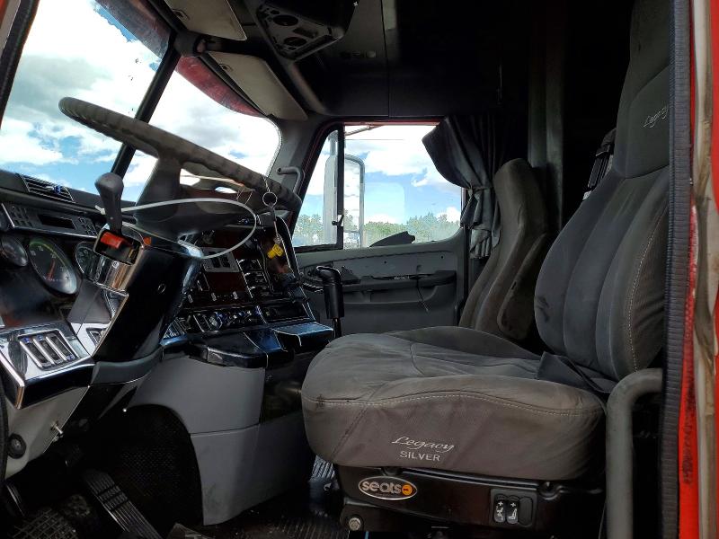 2001 Freightliner All other VIN 1FUJA3BD81LH00377 COPART salvage auction — MINOR DENT/SCRATCHES, FL - CERTIFICATE OF TITLE, sold $3,100 on 2026-08-03 (photo 5)