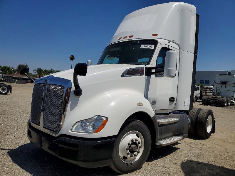 2017 Kenworth All other VIN 1XKYA48X4HJ160370 COPART salvage auction — NORMAL WEAR, IN - DIS/DLR/EXP ONLY CLEAN TITLE, sold $10,900 on 2026-07-07 (photo 2)