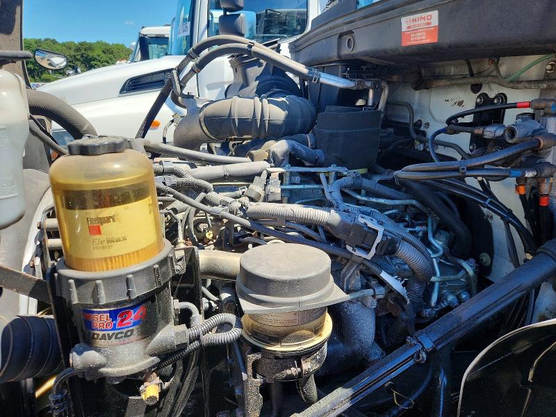 2018 Hino 268a VIN 5PVNJ8JT4J4S58509 COPART salvage auction — MINOR DENT/SCRATCHES, CT, sold $7,500 on 2026-10-20 (photo 7)