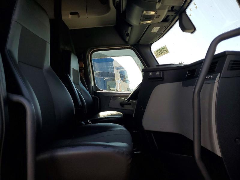 2020 Freightliner All other VIN 3AKJHHDR4LSLP7256 COPART salvage auction — NORMAL WEAR, IN - DIS/DLR/EXP ONLY CLEAN TITLE, sold $14,800 on 2026-07-23 (photo 5)