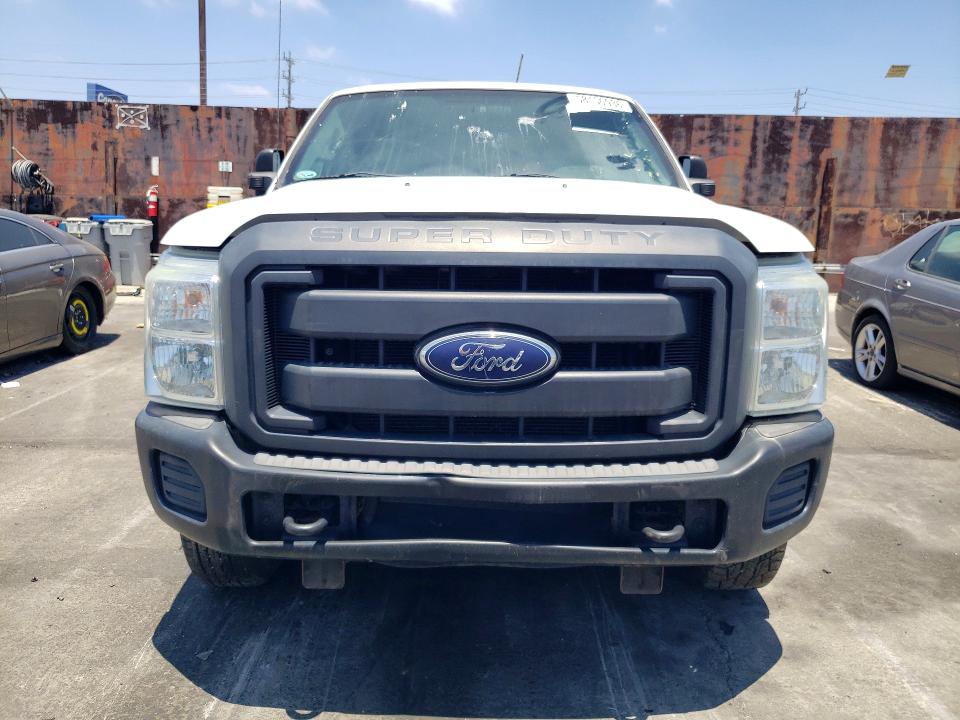 2015 Ford F250 VIN 1FT7X2B64FEA28077 COPART salvage auction — REAR END, Salvage Title, sold $7,400 on 2026-09-04 (photo 5)