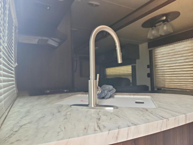 2018 Keystone Springdale VIN 4YDF30023J3105468 COPART salvage auction — ROOF, MO - SALVAGE CERTIFICATE OF TITLE, sold $7,200 on 2026-07-30 (photo 6)