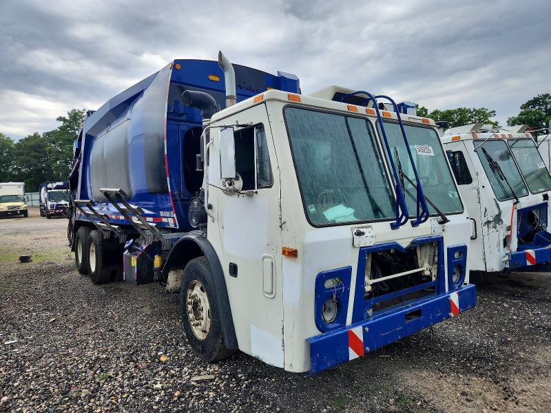 2014 Mack All other VIN 1M2AU02C4EM008338 COPART salvage auction — MINOR DENT/SCRATCHES, FL - CERTIFICATE OF DESTRUCTION, sold $2,100 on 2026-07-09 (photo 1)