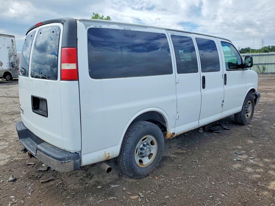 2012 Chevrolet Express VIN 1GAWGRFG3C1126911 COPART salvage auction — MINOR DENT/SCRATCHES, Mi - Dealer Only Clean Title, sold $125 on 2026-08-03 (photo 3)