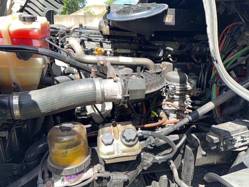 2017 Freightliner All other VIN 3AKJGLDR9HSJF4574 COPART salvage auction — MECHANICAL, CZ, sold $2,050 on 2026-07-30 (photo 7)