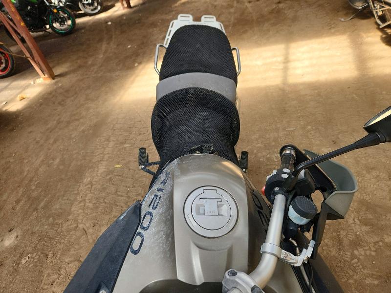 2008 BMW R VIN WB10390078ZT99022 COPART salvage auction — BURN, On - Permit Irrepairable, sold $1,250 on 2026-07-14 (photo 5)