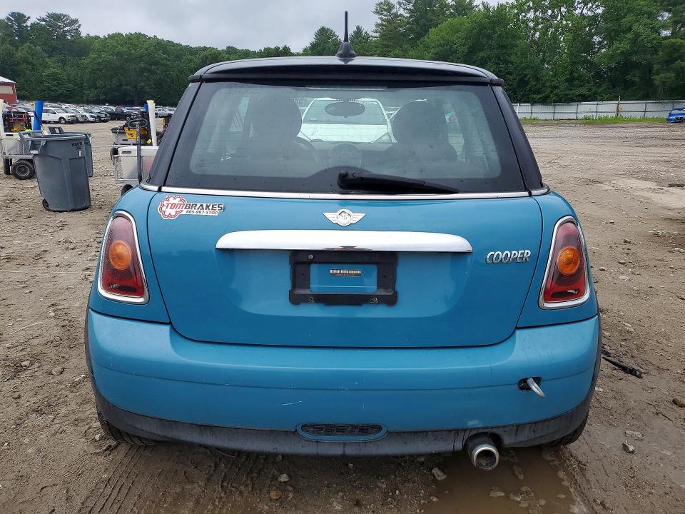 2009 Min Cooper VIN WMWMF33539TU69522 COPART salvage auction — WATER/FLOOD, CT, sold $100 on 2026-07-16 (photo 6)