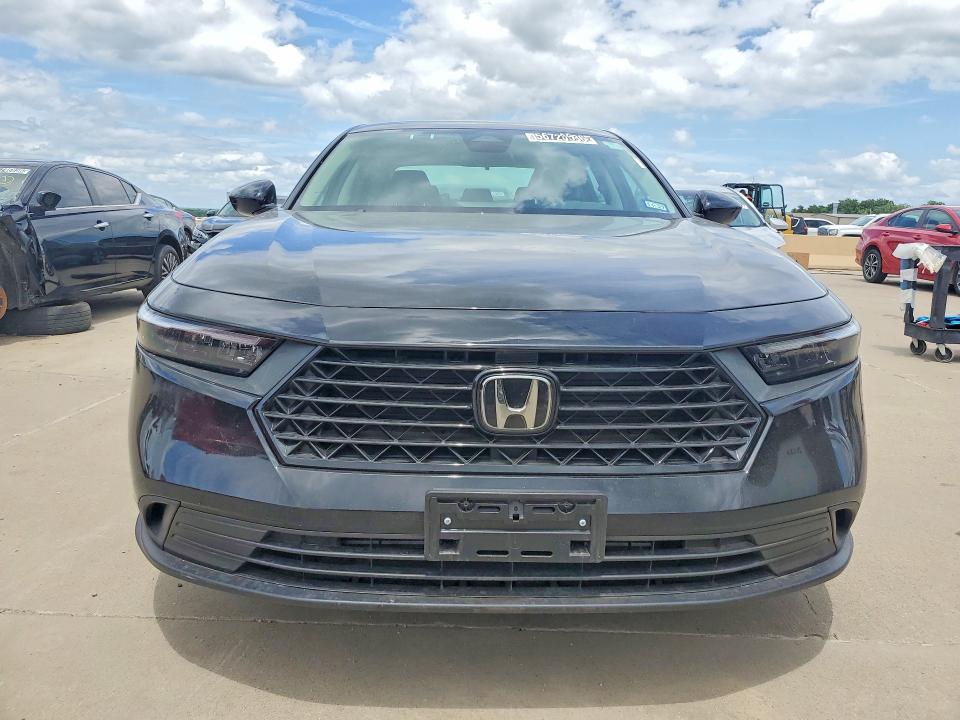 2025 Honda Accord VIN 1HGCY1F22SA091131 COPART salvage auction — REAR END, TX - NONREPAIRABLE TITLE, sold $8,800 on 2026-08-03 (photo 5)