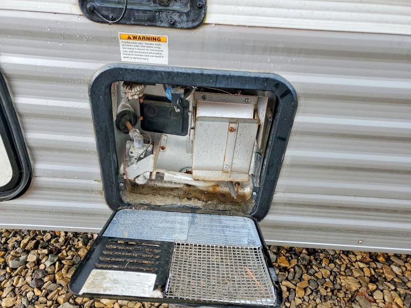 2019 Dutchman Keystone VIN 4YDT1751XKW151915 COPART salvage auction — MINOR DENT/SCRATCHES, IL - CERTIFICATE OF TITLE, sold $4,050 on 2026-07-27 (photo 8)