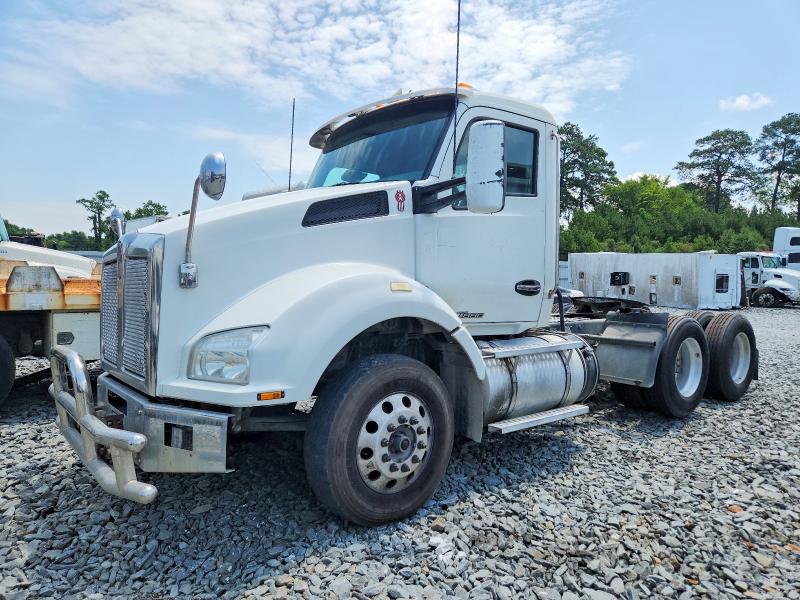 2017 Kenworth All other VIN 1XKZDP9X5HJ169879 COPART salvage auction — NORMAL WEAR, CT, sold $10,900 on 2026-07-21 (photo 2)