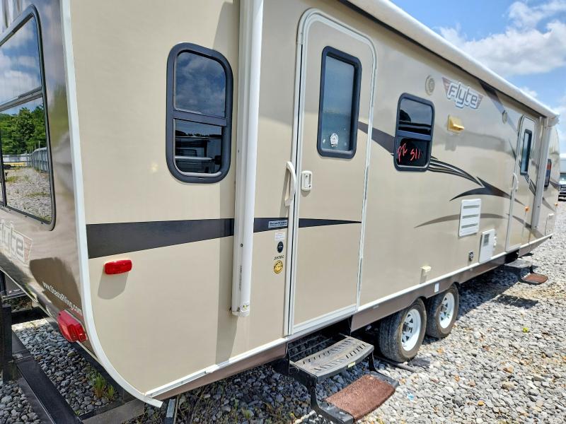 2017 Foresriver Flyte VIN 5ZT2SYSB6HE008150 COPART salvage auction — NORMAL WEAR, MS - CERT OF TITLE - FLOOD SALVAGE, sold $30 on 2026-07-30 (photo 4)