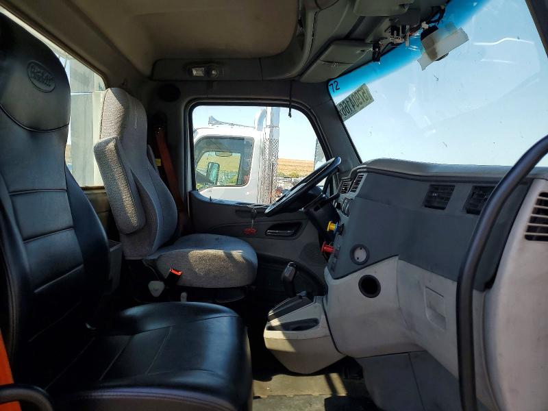 2018 Peterbilt All other VIN 1XPBA48X6JD478012 COPART salvage auction — NORMAL WEAR, IN - DIS/DLR/EXP ONLY CLEAN TITLE, sold $10,000 on 2026-07-28 (photo 5)