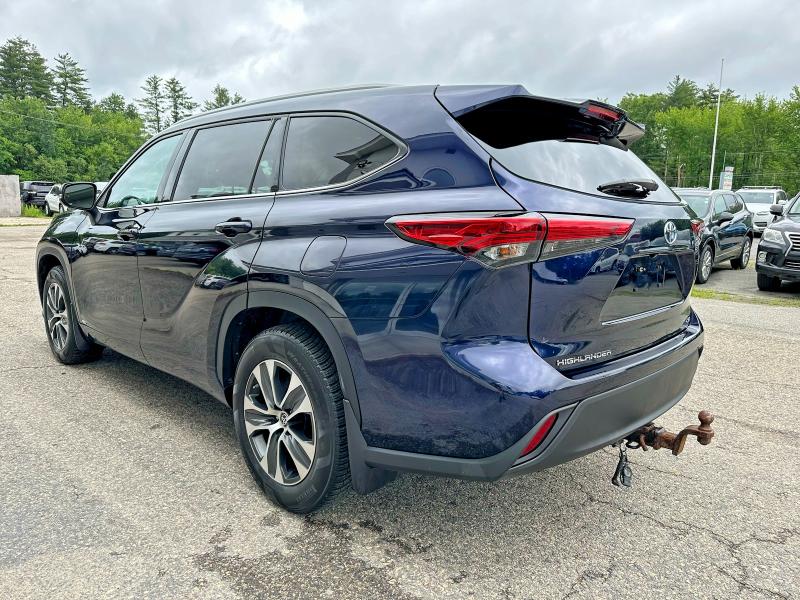 2022 Toyota Highlander VIN 5TDGBRCH2NS556944 COPART salvage auction — MINOR DENT/SCRATCHES, NH - CERTIFICATE OF TITLE (P), sold $20,300 on 2026-07-09 (photo 3)