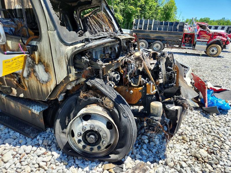 2025 Freightliner All other VIN 1FVACXFC0SHVK4926 COPART salvage auction — BURN, PO, sold $125 on 2026-07-10 (photo 9)