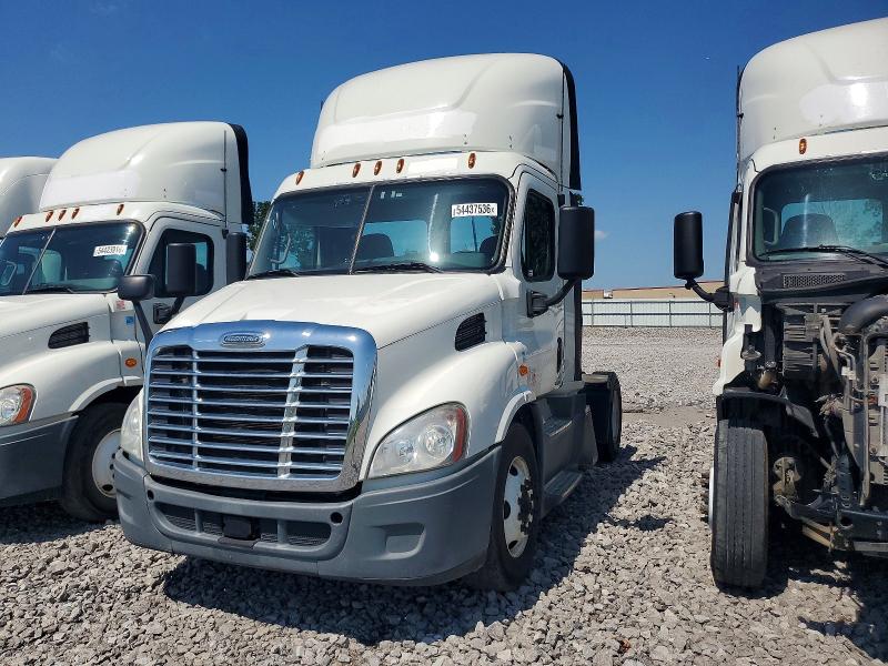 2017 Freightliner All other VIN 3AKBGADV3HSJD0535 COPART salvage auction — MINOR DENT/SCRATCHES, IN - CERTIFICATE OF TITLE, sold $250 on 2026-07-10 (photo 2)