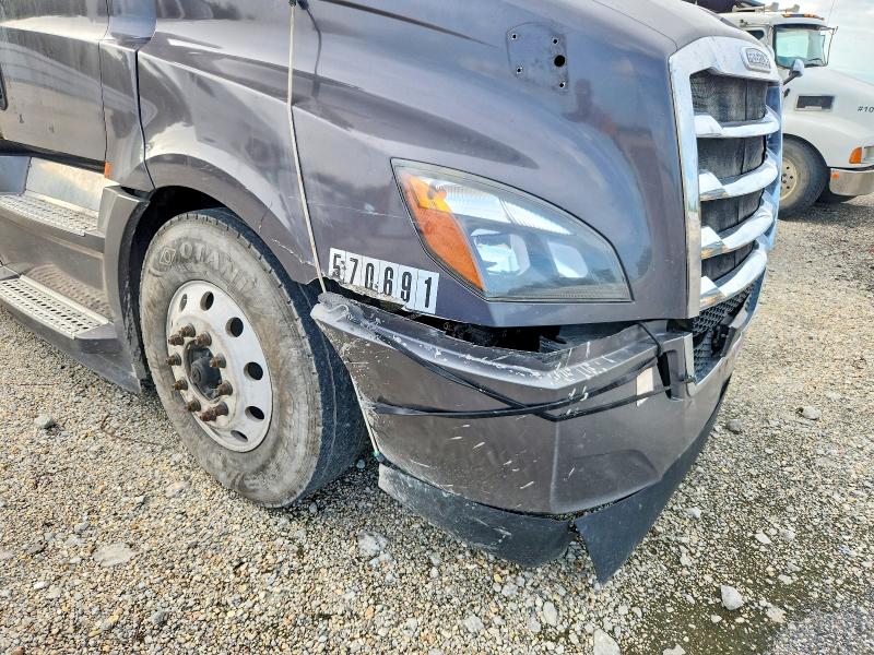 2020 Freightliner All other VIN 3AKJHHDR7LSLR8909 COPART salvage auction — FRONT END, LA - CERTIFICATE OF TITLE, sold $9,200 on 2026-07-28 (photo 9)