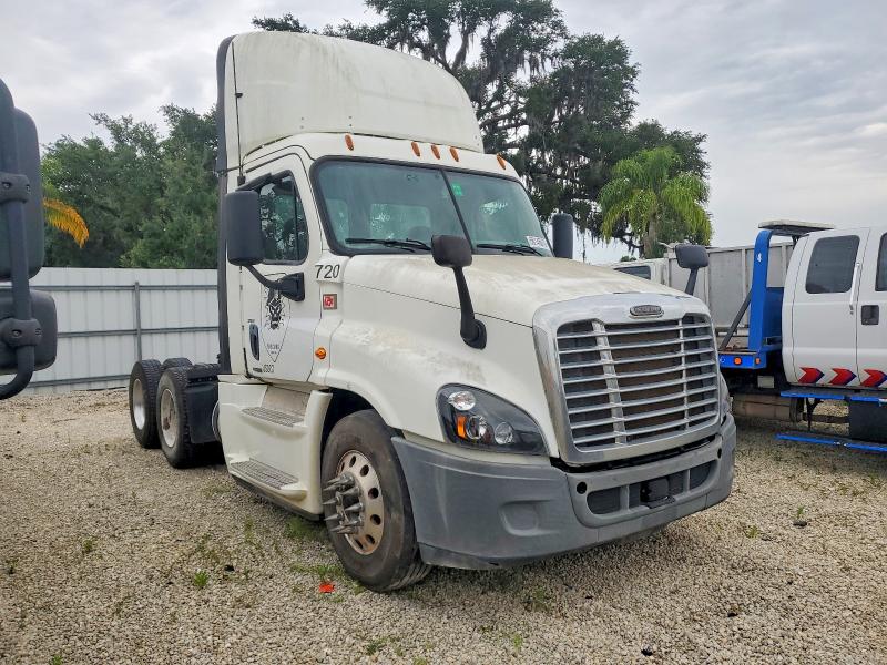 2017 Freightliner All other VIN 1FUJGEDRXHLHM7522 COPART salvage auction — MECHANICAL, WA - VEHICLE CERT OF OWNERSHIP-TITL, sold $15 on 2026-07-28 (photo 1)