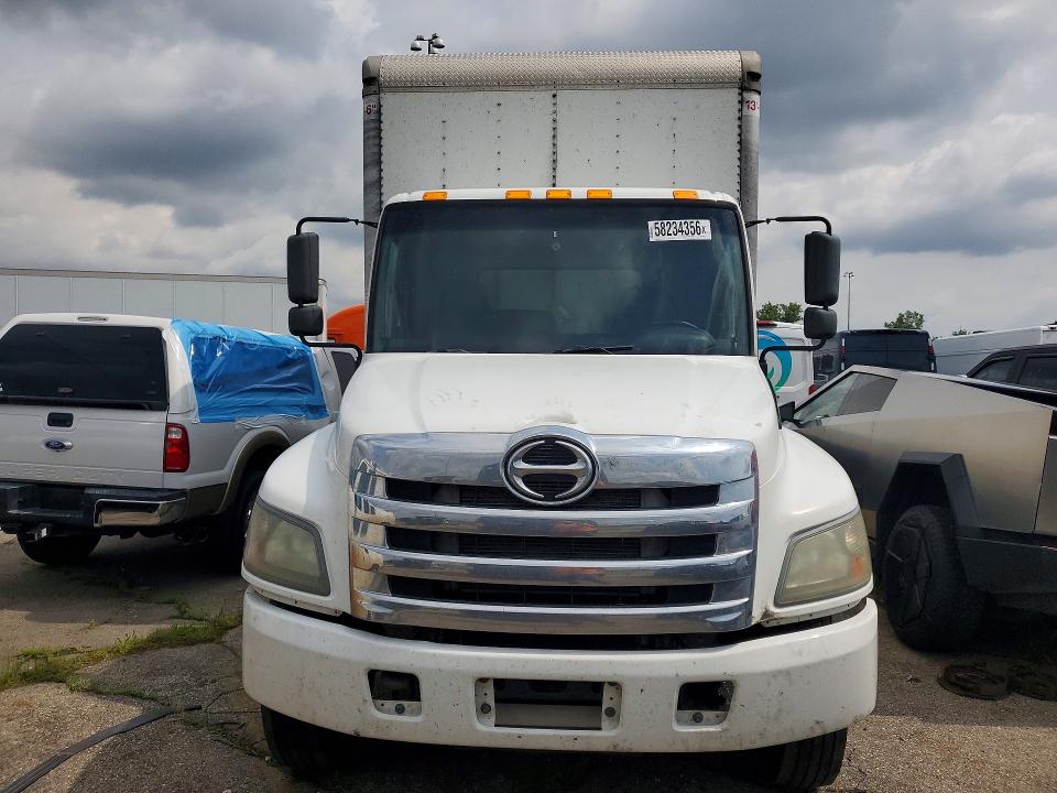 2019 Hino All other VIN 5PVNJ8JV8K4S73968 COPART salvage auction — MINOR DENT/SCRATCHES, PA - DEALER ONLY CLEAN TITLE, sold $1,200 on 2026-07-28 (photo 5)