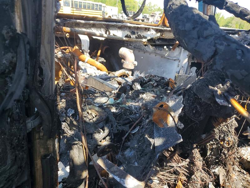 2003 Peterbilt All other VIN 1NP5DB9X83N596559 COPART salvage auction — BURN, NE - CERT OF TITLE-SALVAGE, sold $2,650 on 2026-07-06 (photo 8)