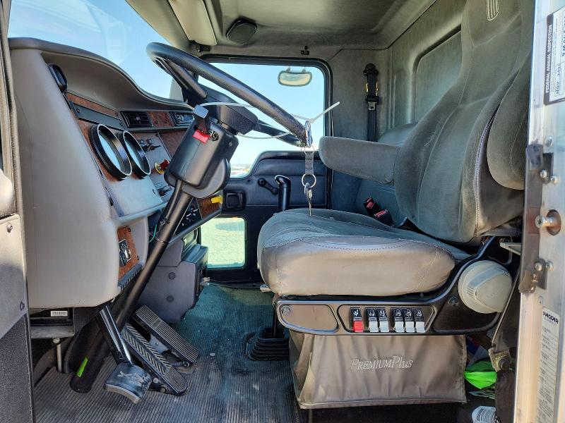 2004 Kenworth All other VIN 2NKMHD6X94M065751 COPART salvage auction — FRONT END, CO - DIS/DLR/EXP ONLY CLEAN TITLE, sold $400 on 2026-07-06 (photo 7)