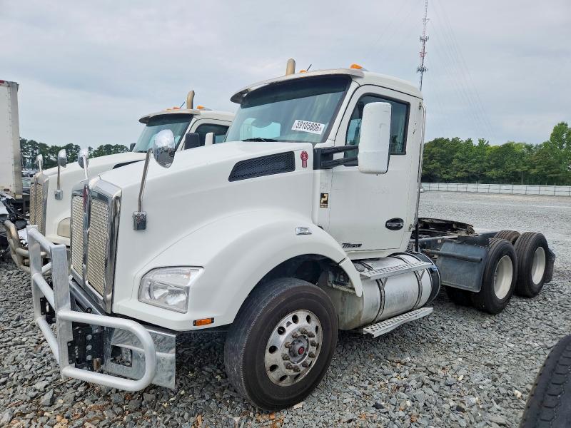 2017 Kenworth All other VIN 1XKZDP9XXHJ168596 COPART salvage auction — NORMAL WEAR, NC - CERTIFICATE OF TITLE (P), sold $16,100 on 2026-07-07 (photo 2)