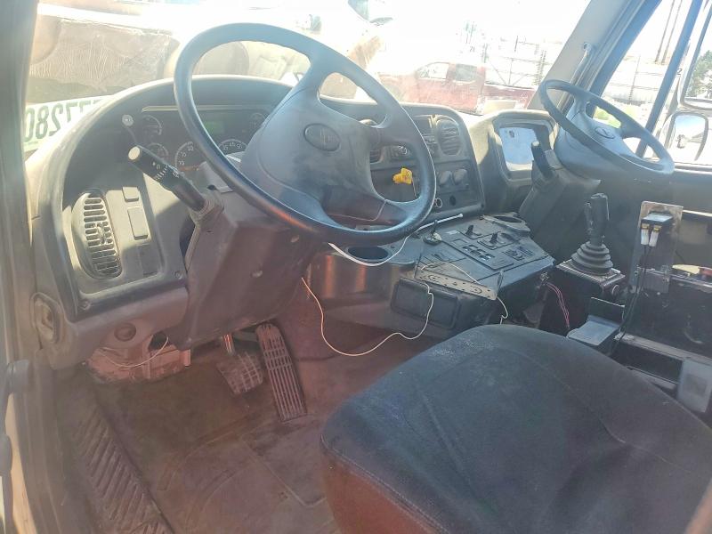 2016 Freightliner All other VIN 1FVACXDT1GHHB4937 COPART salvage auction — MINOR DENT/SCRATCHES, CD, sold $2,200 on 2026-08-14 (photo 8)