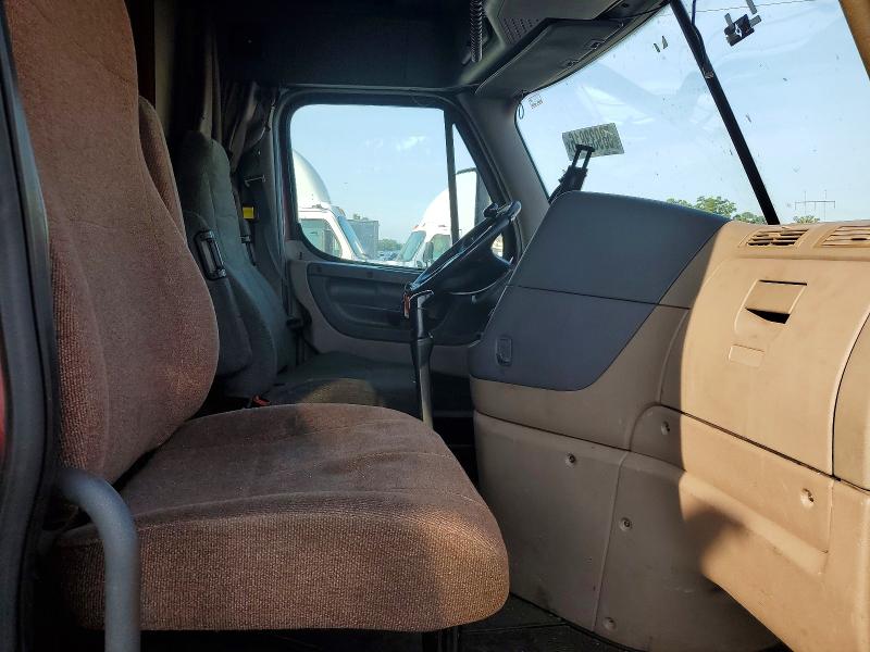 2012 Freightliner All other VIN 1FUJGLDR8CLBE3959 COPART salvage auction — MINOR DENT/SCRATCHES, CT, sold $3,350 on 2026-07-24 (photo 5)