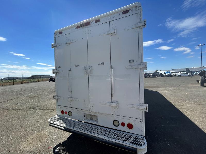 2006 Freightliner All other VIN 4UZAAPBW36CW54974 COPART salvage auction — MINOR DENT/SCRATCHES, WA - VEHICLE CERT OF OWNERSHIP-TITL, sold $1,750 on 2026-07-06 (photo 6)