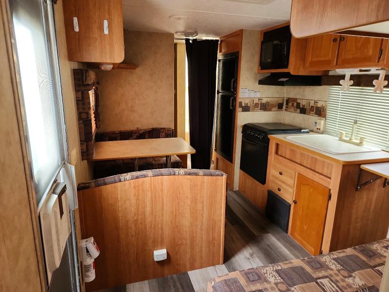 2008 Keystone Springdale VIN 4YDT260278G103105 COPART salvage auction — HAIL, AB - BOS - ACTIVE, sold $1,700 on 2026-07-30 (photo 6)