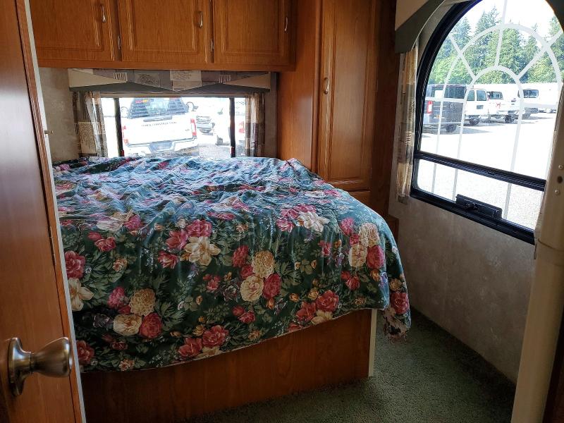 2006 Coah Econoline VIN 1FDXE45S25HA06128 COPART salvage auction — REAR END, WA - VEHICLE CERT OF OWNERSHIP-TITL, sold $4,450 on 2026-07-07 (photo 6)