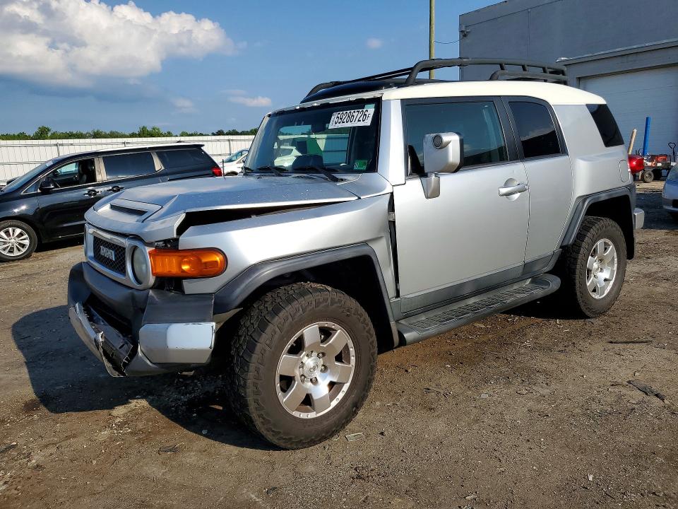 2008 Toyota Fj cruiser VIN JTEBU11F280106480 COPART salvage auction — FRONT END, Va - Certificate Of Title, sold $3,950 on 2026-07-15 (photo 1)