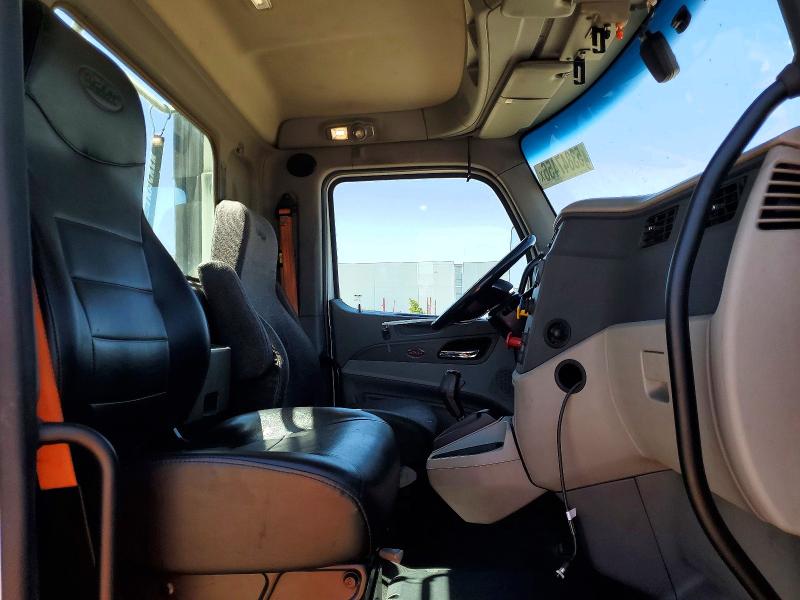 2018 Peterbilt All models VIN 1XPBA48X5JD478146 COPART salvage auction — NORMAL WEAR, IN - DIS/DLR/EXP ONLY CLEAN TITLE, sold $9,200 on 2026-07-28 (photo 5)