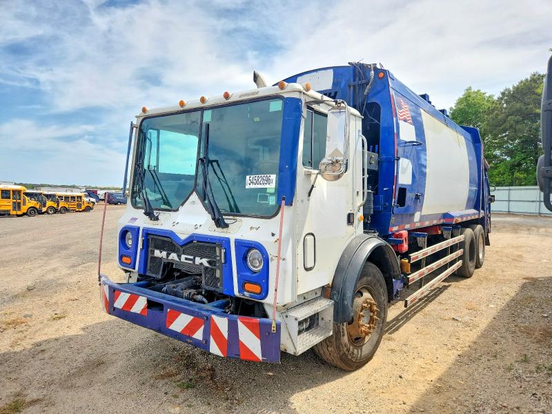 2010 Mack All other VIN 1M2AV02C8BM006519 COPART salvage auction — MINOR DENT/SCRATCHES, CD, sold $525 on 2026-09-10 (photo 2)