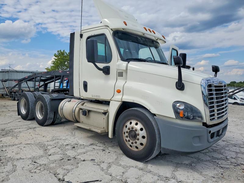2018 Freightliner All other VIN 3AKJGEDVXJSJK4664 COPART salvage auction — MINOR DENT/SCRATCHES, OH - CERTIFICATE OF TITLE, sold $4,100 on 2026-07-21 (photo 1)