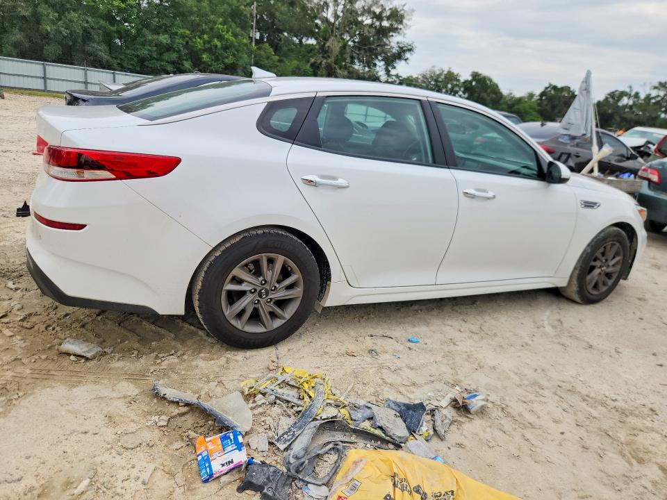 2020 Kia Optima VIN 5XXGT4L35LG391958 COPART salvage auction — MINOR DENT/SCRATCHES, Wv - Certificate Of Title, sold $4,050 on 2026-07-02 (photo 3)