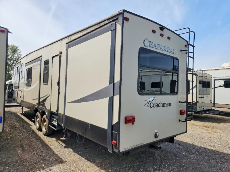 2017 Foresriver Chaparral VIN 5ZT3CH2B7HA316128 COPART salvage auction — MINOR DENT/SCRATCHES, OR - SALVAGE TITLE CERTIFICATE, sold $6,000 on 2026-07-09 (photo 3)