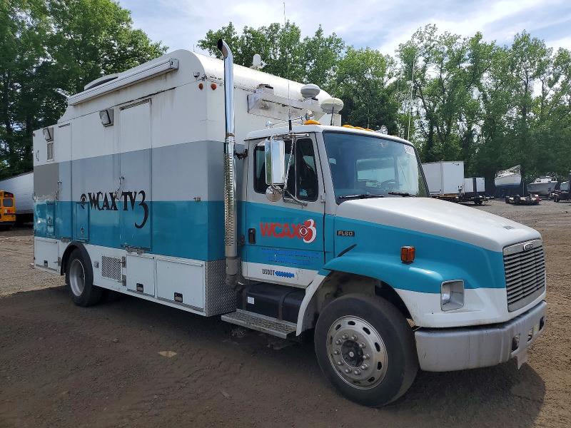 2001 Freightliner All other VIN 1FV6GJBC91HH58108 COPART salvage auction — MINOR DENT/SCRATCHES, VT - CERTIFICATE OF TITLE, sold $400 on 2026-07-31 (photo 1)