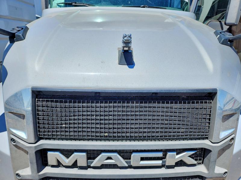 2020 Mack All other VIN 1M1AN4GY0LM011988 COPART salvage auction — NORMAL WEAR, OR - CERTIFICATE OF TITLE, sold $3,750 on 2026-07-21 (photo 7)
