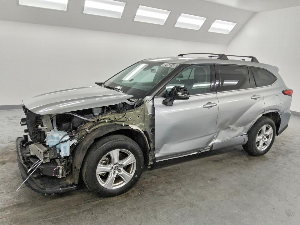 2022 Toyota Highlander VIN 5TDBZRBH0NS253457 COPART salvage auction — FRONT END, Ca - Certificate Of Title, sold $14,700 on 2026-07-09 (photo 1)