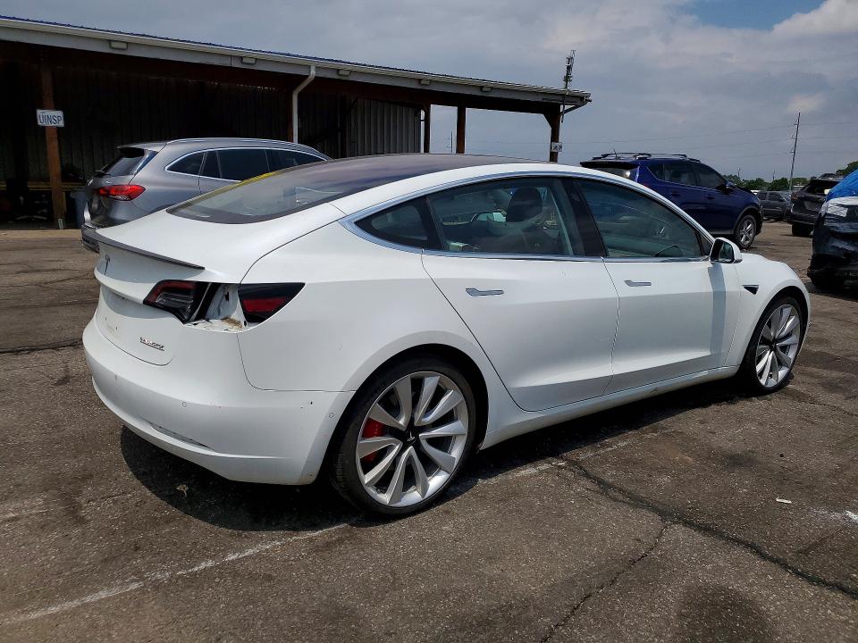 2018 Tesla Model 3 VIN 5YJ3E1EB5JF151501 COPART salvage auction — SIDE, Co - Public - Salvage Title, sold $8,500 on 2026-08-04 (photo 3)