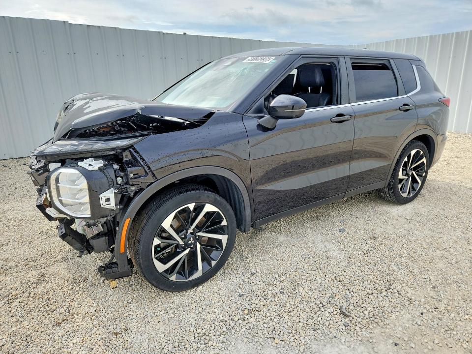 2022 Mitsubishi Outlander VIN JA4J3UA88NZ031369 COPART salvage auction — Front End, FL - CERTIFICATE OF TITLE, sold $4,000 on 2026-07-02 (photo 1)