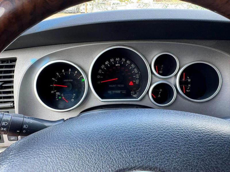 2010 Toyota Sequoia VIN 5TDDY5G18AS033686 COPART salvage auction — NORMAL WEAR, MA - CERTIFICATE OF TITLE (P), sold $4,900 on 2026-07-02 (photo 8)