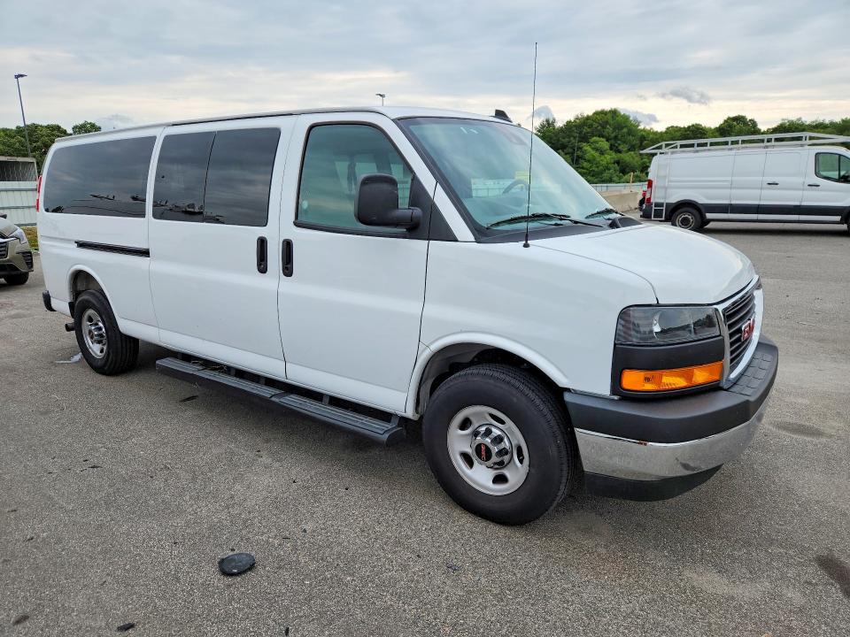 2025 Gmc Savana VIN 1GJZ7PFP5S1147193 COPART salvage auction — SIDE, CT, sold $125 on 2026-07-13 (photo 4)