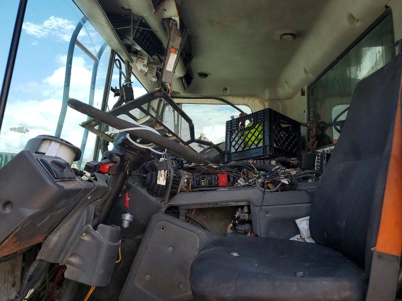 2011 Mack All other VIN 1M2AV02C0BM006563 COPART salvage auction — SIDE, CD, sold $1,300 on 2026-07-09 (photo 5)
