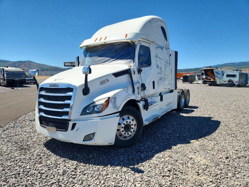 2019 Freightliner All other VIN 3AKJHHDR2KSKX8918 COPART salvage auction — ROLLOVER, NV - SALVAGE TITLE, sold $500 on 2026-07-09 (photo 9)