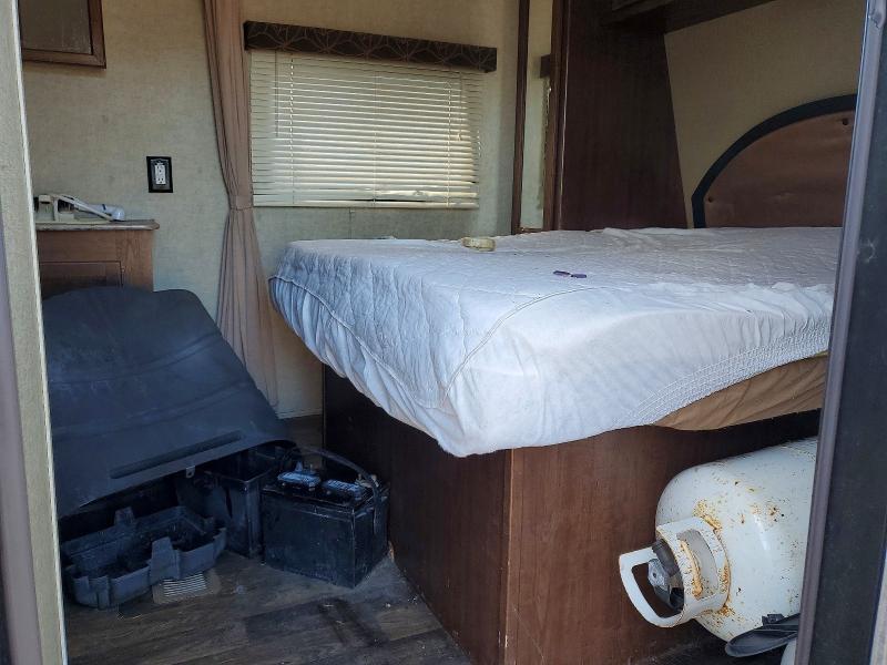 2015 Kyrv Hideout VIN 4YDT24R20FN205541 COPART salvage auction — SIDE, OR - SALVAGE TITLE CERTIFICATE, sold $1,650 on 2026-07-27 (photo 5)