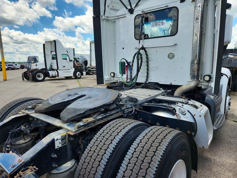 2019 Peterbilt All other VIN 1XPBA48X0KD478590 COPART salvage auction — MINOR DENT/SCRATCHES, CT, sold $6,000 on 2026-07-07 (photo 6)
