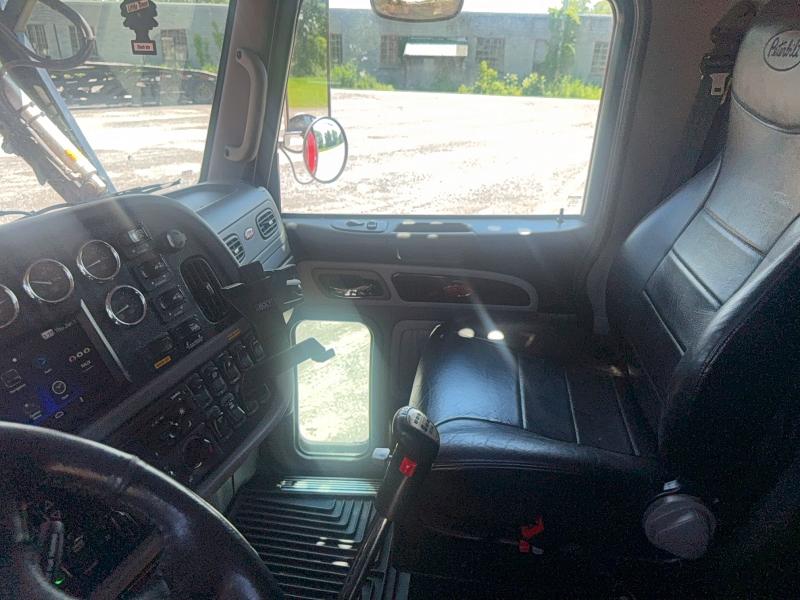 2020 Peterbilt All other VIN 1NPXLP9X4LD710765 COPART salvage auction — NORMAL WEAR, CT, sold $9,700 on 2026-07-17 (photo 5)